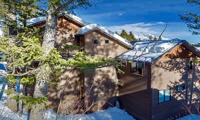 Jackson House | THE TREE TOP HOUSE IS ULTIMATE LUXURY SET ON A MOUNTAINSIDE