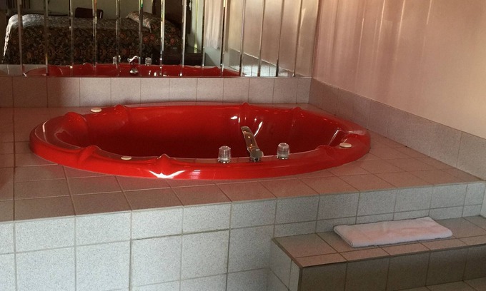 Harmarville Hotel | The Valley Motel