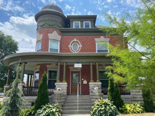 Delphos House | The Victorian Guesthouse