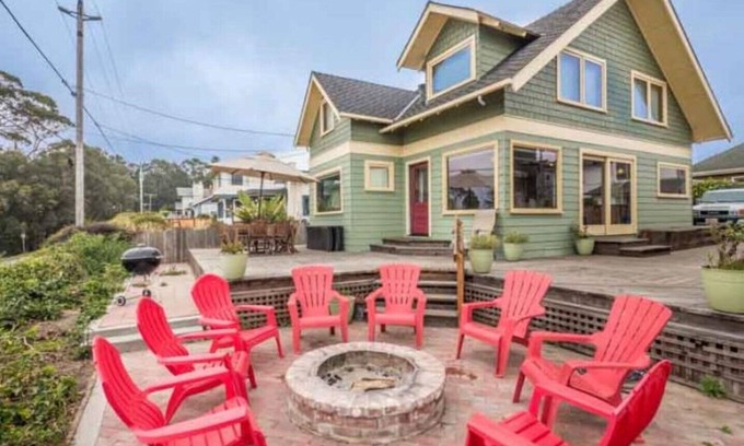 Eastside Santa Cruz House | The View You Want At the Beach!