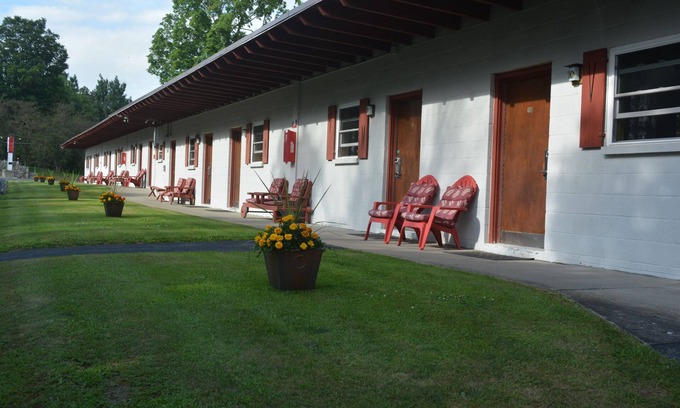 Richfield Springs Hotel | The Village Motel
