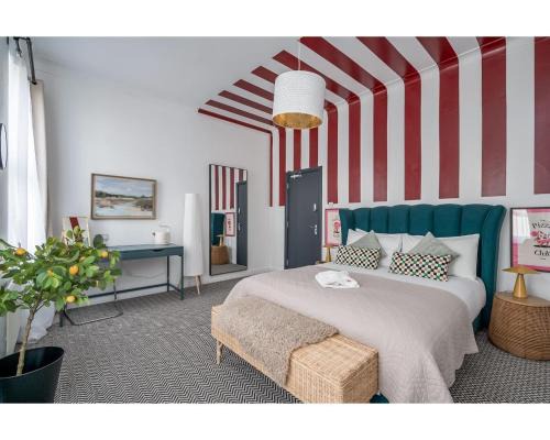 Queens Quarter House | The Wellesley