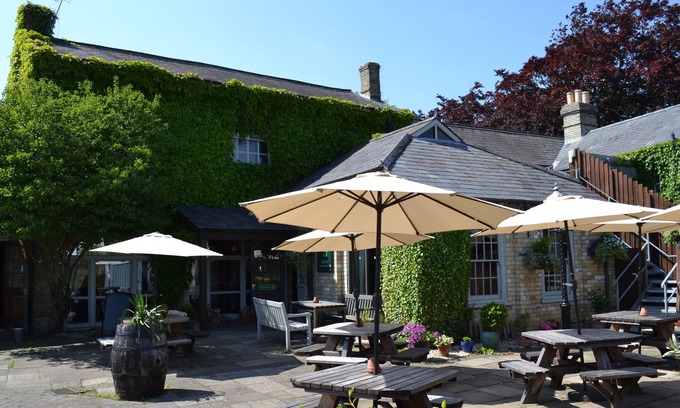 Cambridge Hotel | The White Hart Country Inn