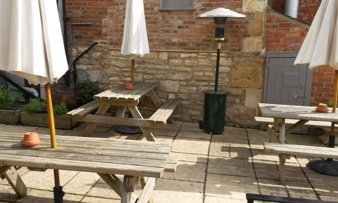 Winchcombe Hotel | The White Hart Inn