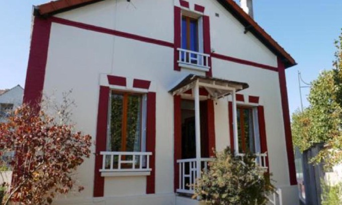 Meaux House | THE WHITE & RED HOUSE