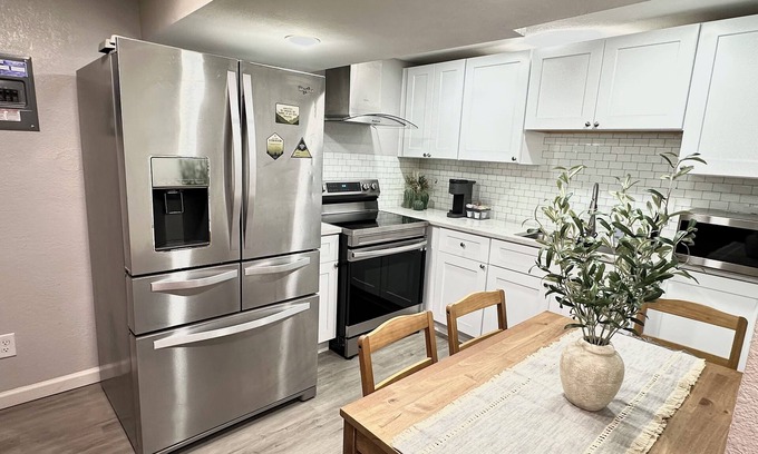 Dupont House | The white rose