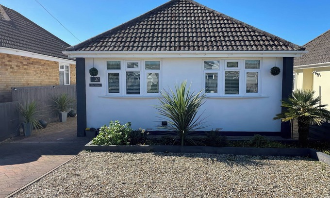 Weymouth House | THE WILLOWS, family friendly, with a garden in Preston