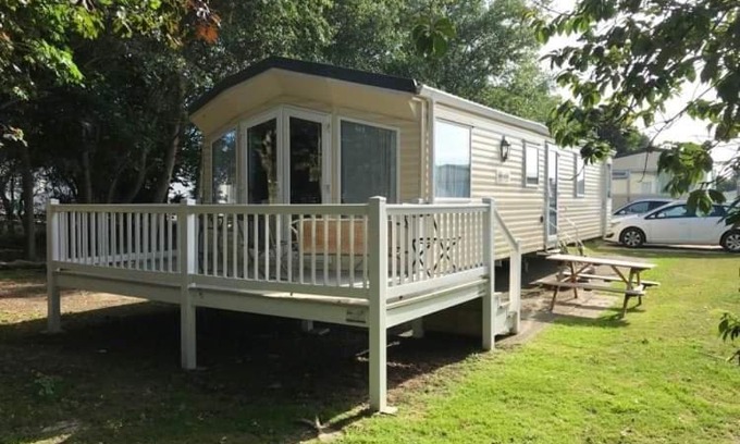 Hopton Resort | The Winchester luxury pet friendly caravan on Broadland Sands holiday park between Lowestoft and Great Yarmouth