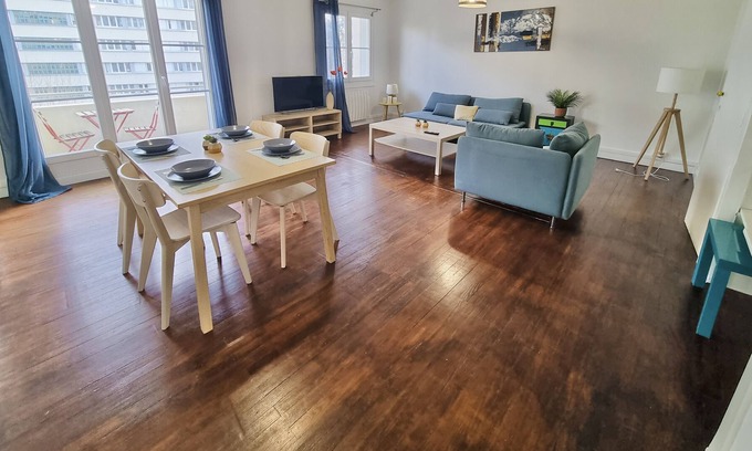Quartier Chorier-Berriat Apartment | The Woodland at Grenoble π° #CZ