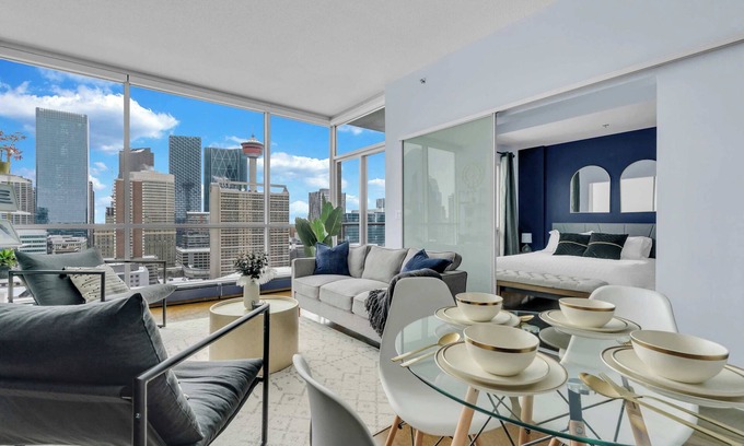 Beltline Apartment | the YYC Lookout Tower & City Vibes 2BR w Parking