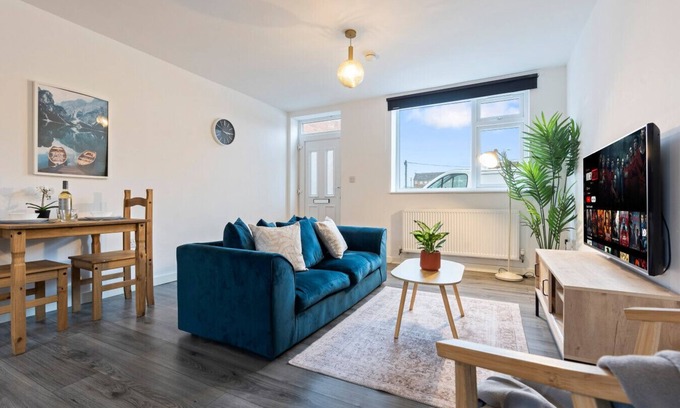 Cradley Heath Apartment | There is 1 bedroom with 1 small double bed, able to comfortably accommodate 2 guests.
