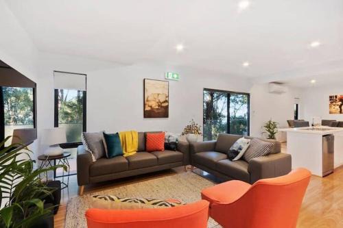Taroona House | TheTree House Hobart Sleeps 8-2 Bath