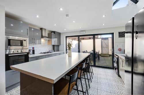 Everton House | Thirlmere House - Air Host & Stay - 5 Bedrooms