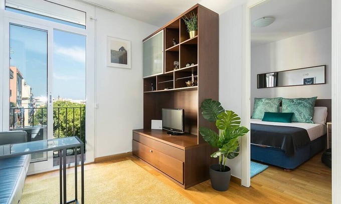 La Bordeta Apartment | This apartment is a 2 bedroom(s), 1 bathrooms, located in Barcelona, Catalunya.