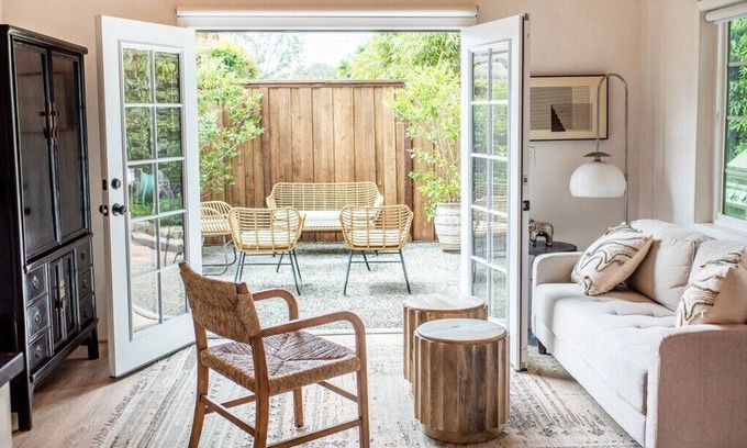 Montecito Cottage | This cottage is a 0 bedroom(s), 1 bathrooms, located in Montecito, CA.