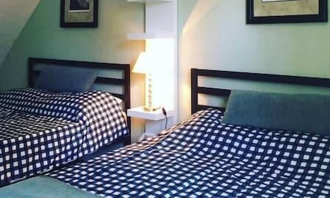Wasaga Beach Cabin | This cottage is a 1 bedroom(s), 1 bathrooms, located in Wasaga Beach, ON.