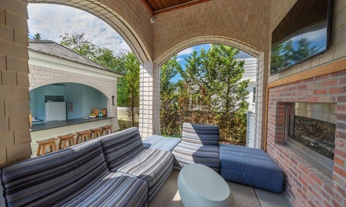 Stone Harbor House | This exquisite showplace in Stone Harbor will make your beach vacation the most memorable! The contemporary design highlighting a serene and luxurious feel.