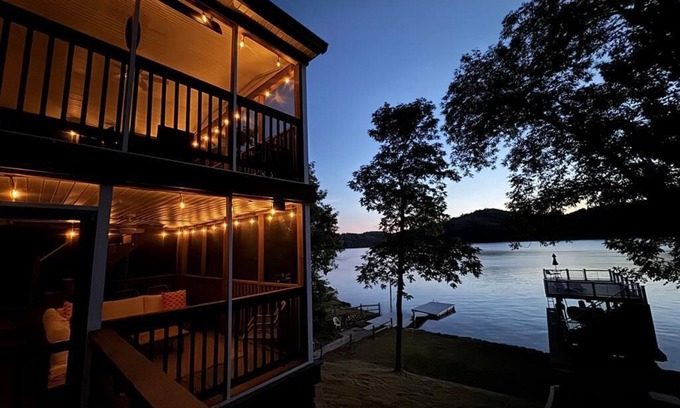 Ingles House | This house is a 4 bedroom(s), 2 bathrooms, located in Radford , VA.