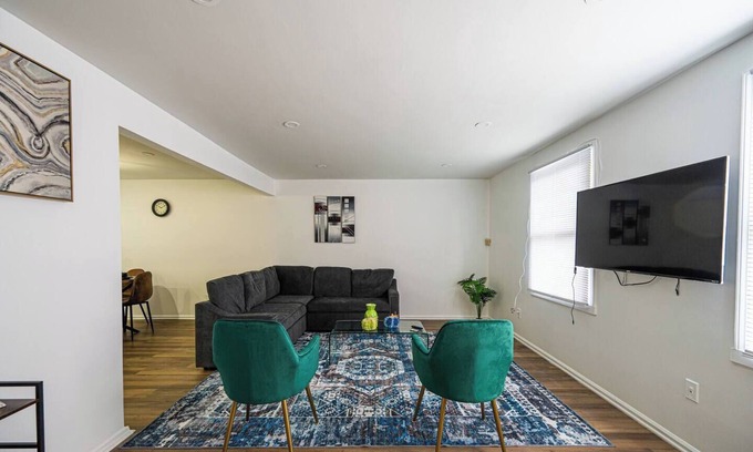 Charlotte House | This house is a 5 bedroom(s), 2.5 bathrooms, located in Charlotte, NC.