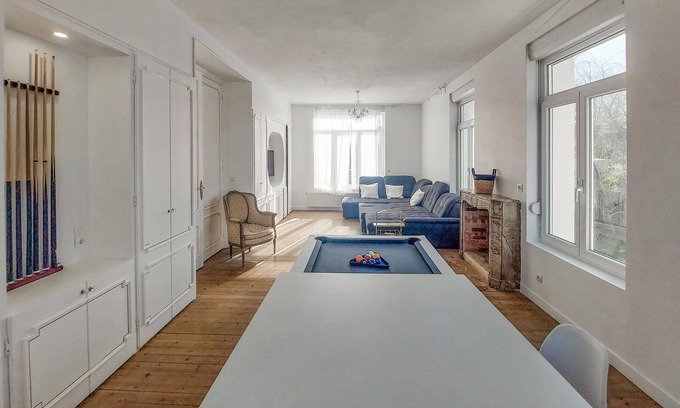 Maubeuge House | This spacious and attractive vacation home is set on a huge plot with a small stream in the garden.