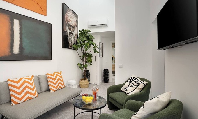 Portimao House | This townhouse is a 2 bedroom(s), 1 bathrooms, located in Portimão, Faro.