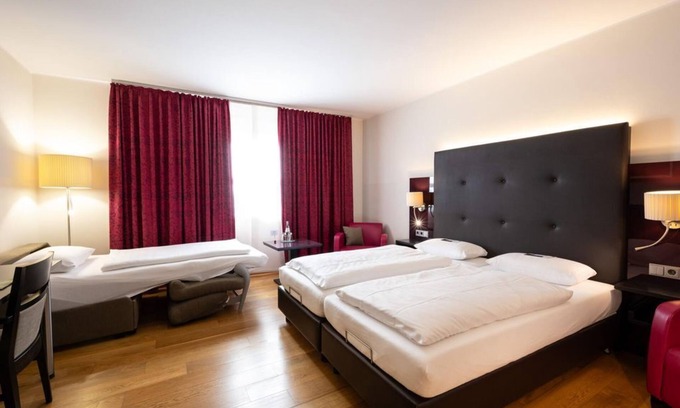 Ockfen House | Three-bed room comfort stream view - Landidyll Weinhotel Klostermühle