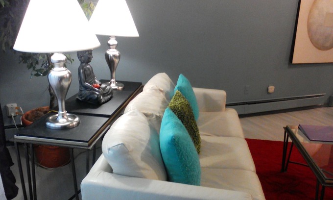 Spenard Apartment | Three Bedroom-5 Beds-Midtown-minutes to Airport- Corporate or Vacation