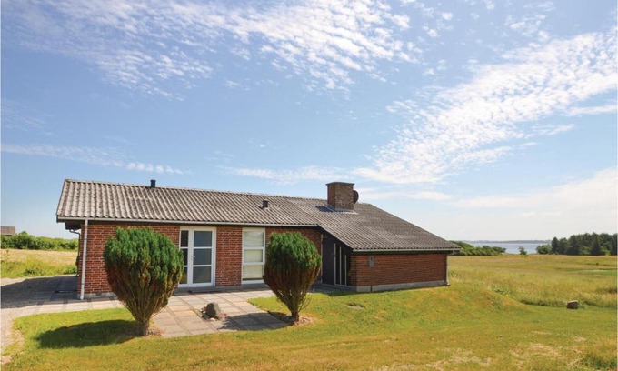 Snedsted House | Three-Bedroom Holiday Home In Snedsted
