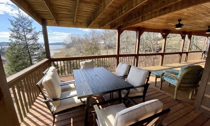Dandridge Cabin | Three cabin levels of lake front relaxation close to all main East TN activities