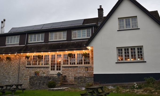 Barry Hotel | Three Horseshoes