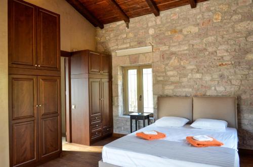 Arfara House | Three houses
