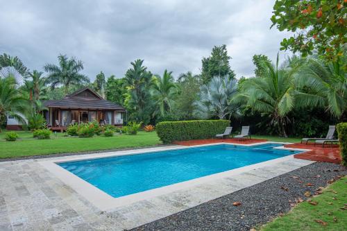 Cahuita Villa | Three Monkeys - Central Cahuita - Tropical Comfort