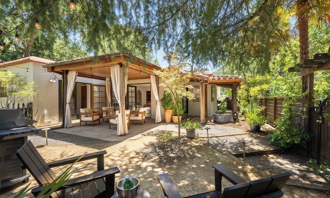 Glen Ellen House | Three Palms *30+ Day Rental*