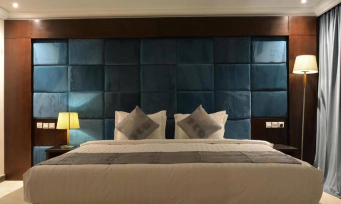 Sari Street Hotel | Three Points Al Salama