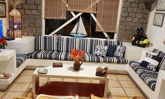 Itapoa House | Three rooms house. All rooms with A. Cond. 50 m from de beach.