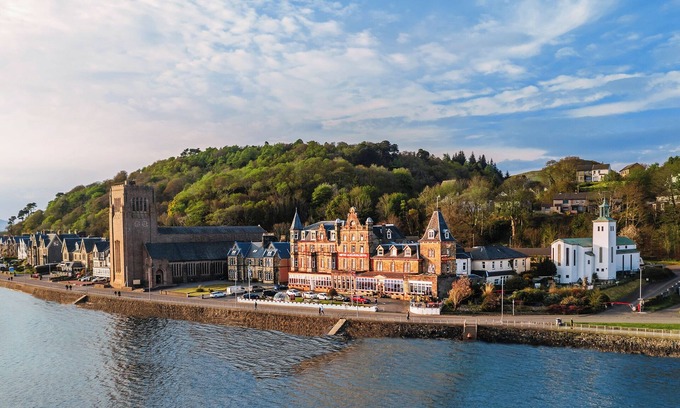 Oban Hotel | Three Rooms Ideal for Family Stay | Prime Location & Overlooking Oban Bay