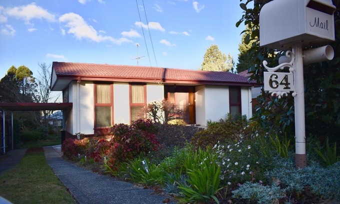 Katoomba House | Three Sisters Garden Cottage