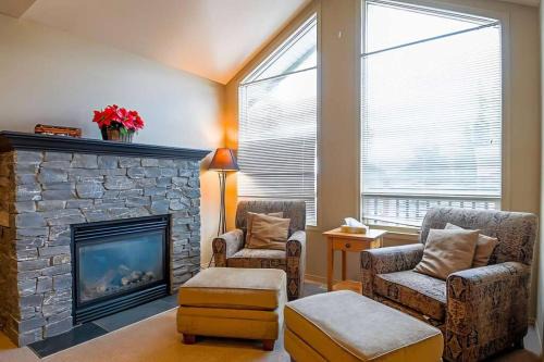 East Kootenay House | Thunder Ridge Chalet by Fernie Lodging Company