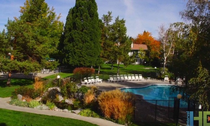 Sparks Condo | Thunderbird Resort Club just a short stroll from the excitement of downtown Sparks, an oasis decorated by lush, green, shady trees and beautiful grounds. While staying with us, you are only 3.5 miles from Reno!