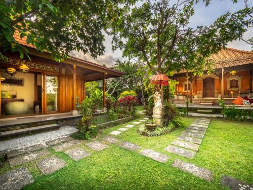 Sukawati Villa | Tiis Garden Puri Villas
