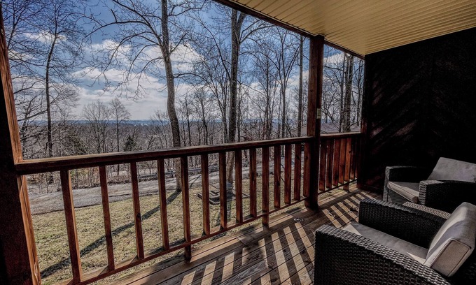 Jamestown Hotel | Timber Pointe Resort