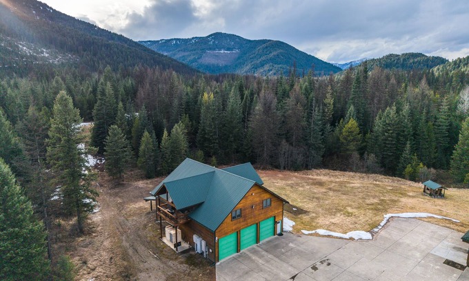 Trout Creek House | Timber Ridge Retreat-4 bedroom,2 bathroom home on ranch with great location!
