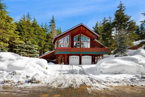 Alyeska House | Timberline Tranquility