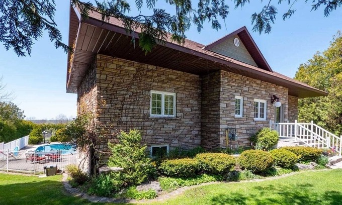 Wiarton Villa | Time to create memorable moments at Villa-Jasmine, book your dates right away!