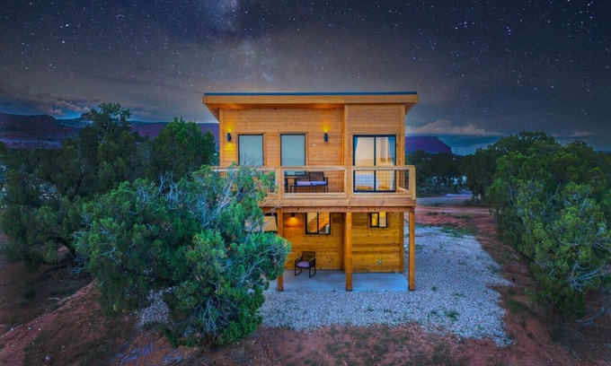 Kanab Cabin | Tiny Cabin, #4 Island in The Sky View @ The Cedars