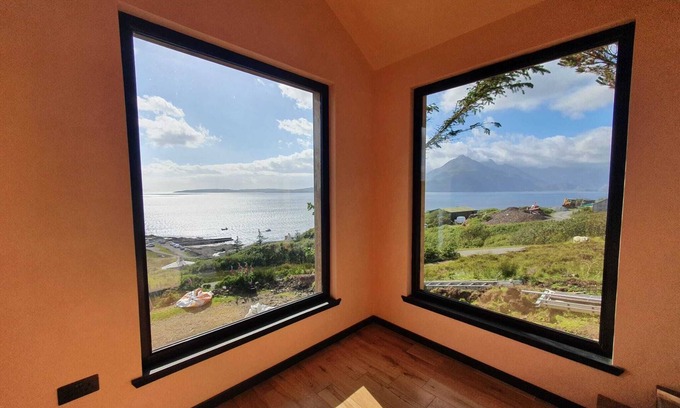 Sleat Cabin | Tiny Home in Isle of Skye - Pet Friendly