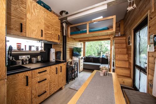 Husinec Apartment | Tiny house - Chatka v Řeži u Prahy