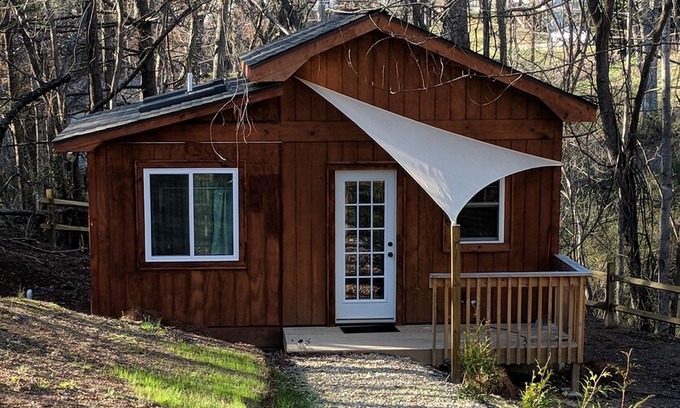 Woodfin House | Tiny House @ Springbrook Woods; 10mins to Downtown