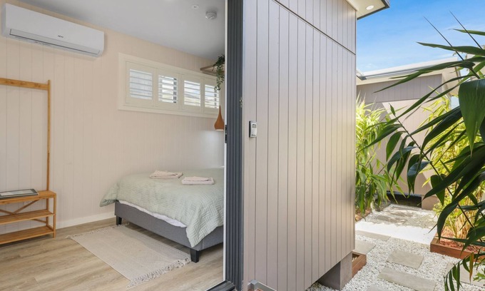 Sanctuary Point Cabin | Tiny House Stayz Stay for 3 Pay for 2! - House 5