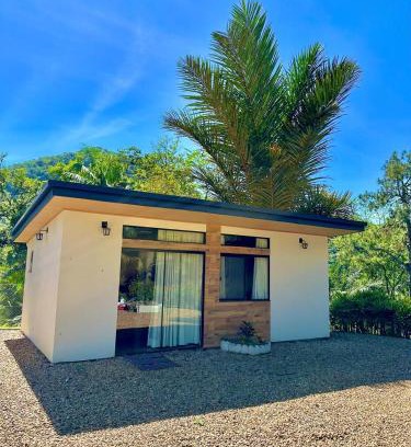 Timbo Cabin | Tiny Houses Amsterdam, Timbó